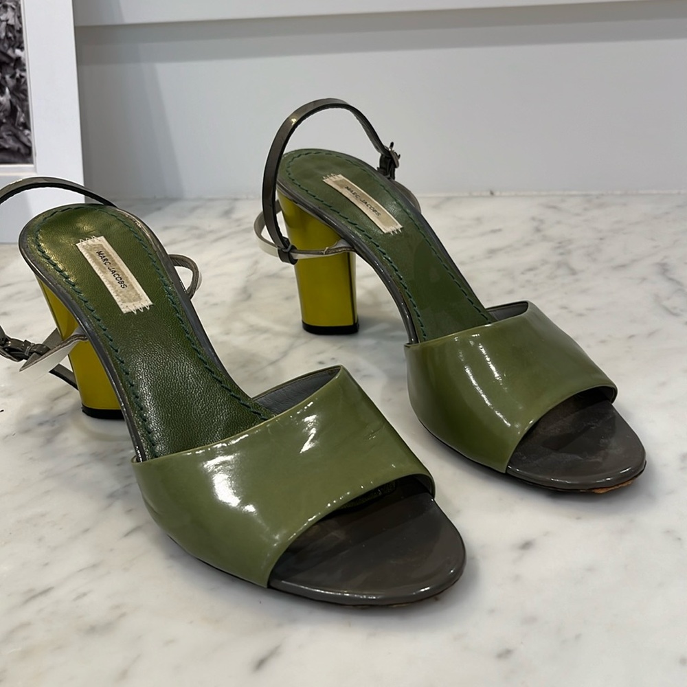Vintage Marc Jacobs sandals in green patent leather.